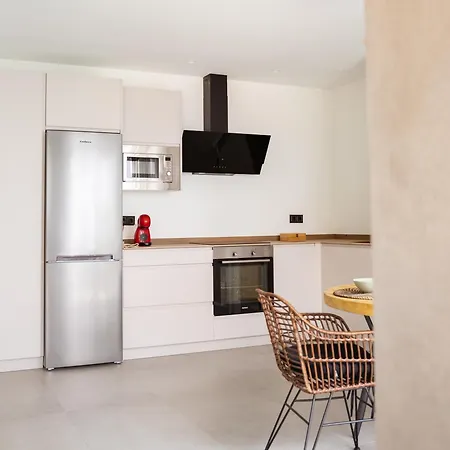 Indianas Apartman *